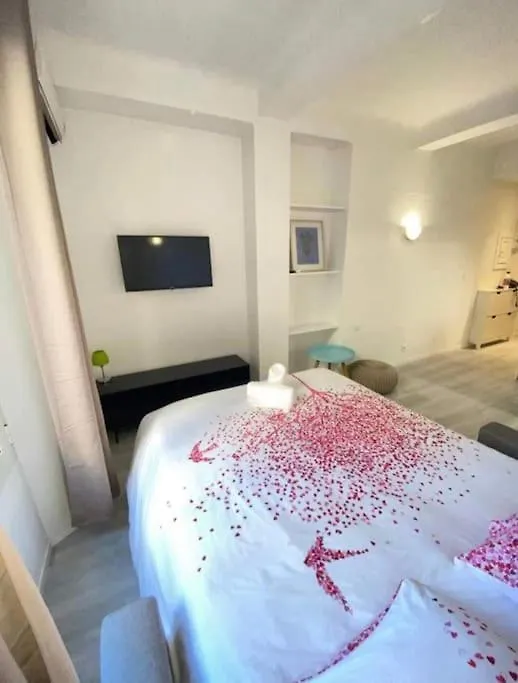 Апартаменты Centre Vieil Antibes Studio